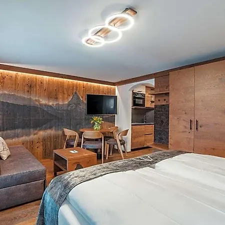 La Perle Aparthotel 3*