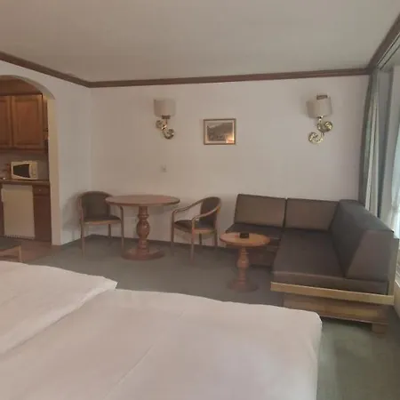 La Perle Aparthotel *